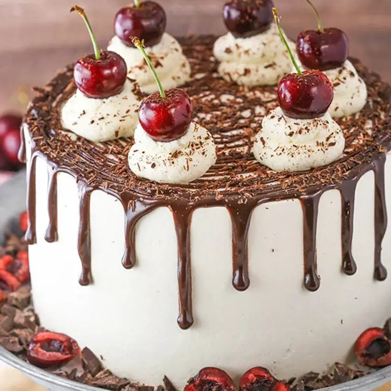 Black-Forest-Velvet-Cake