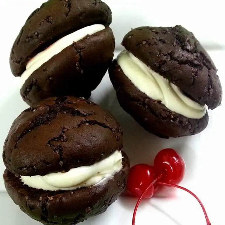 Black-Forest-Whoopie-Pies