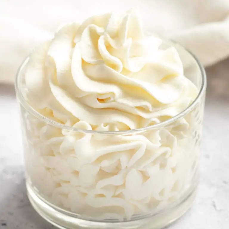 Mascarpone-Whipped-Cream