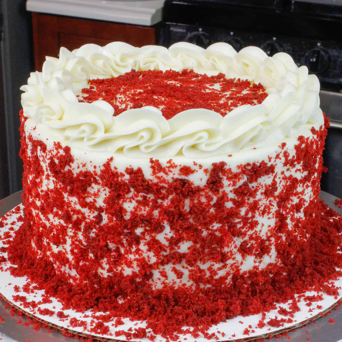 Red-Velvet-Cheesecake-Cake
