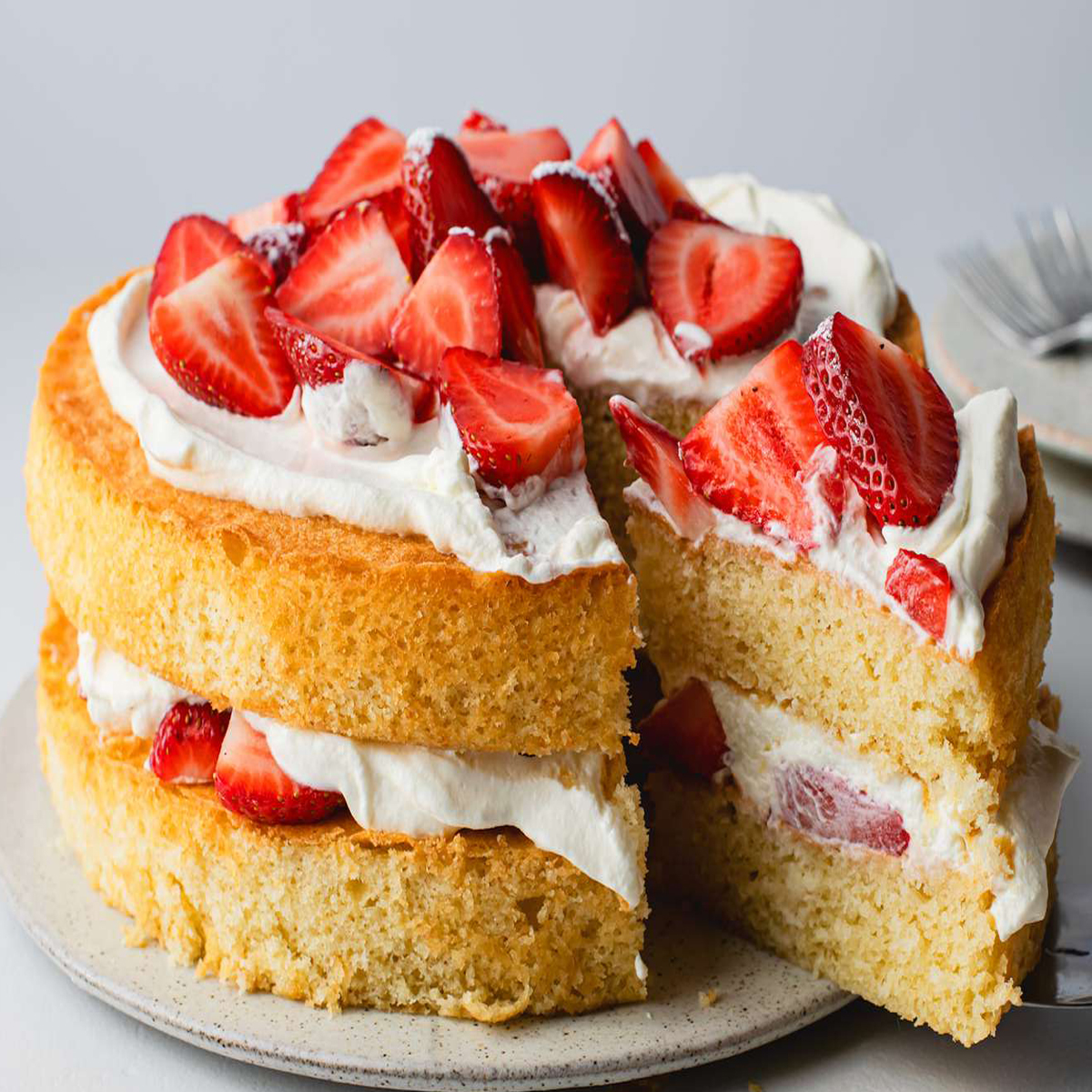 Strawberry-Sponge-Cake