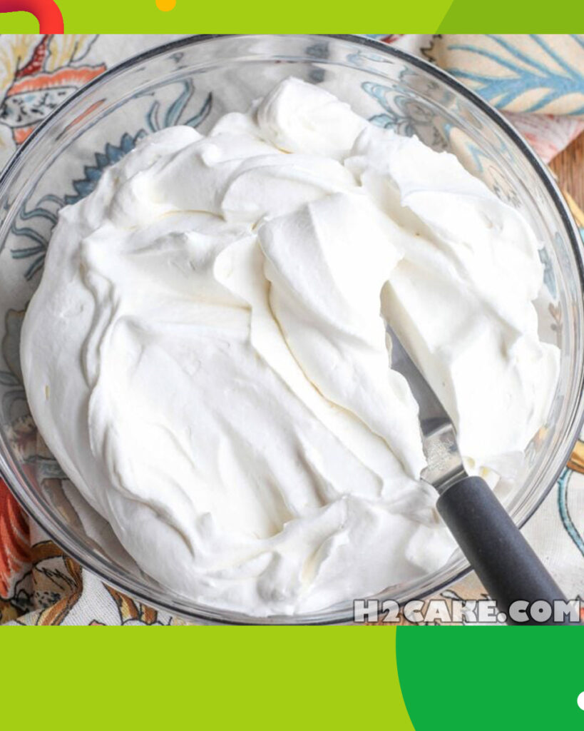 Whipped-Cream-Cheese-Frosting-5