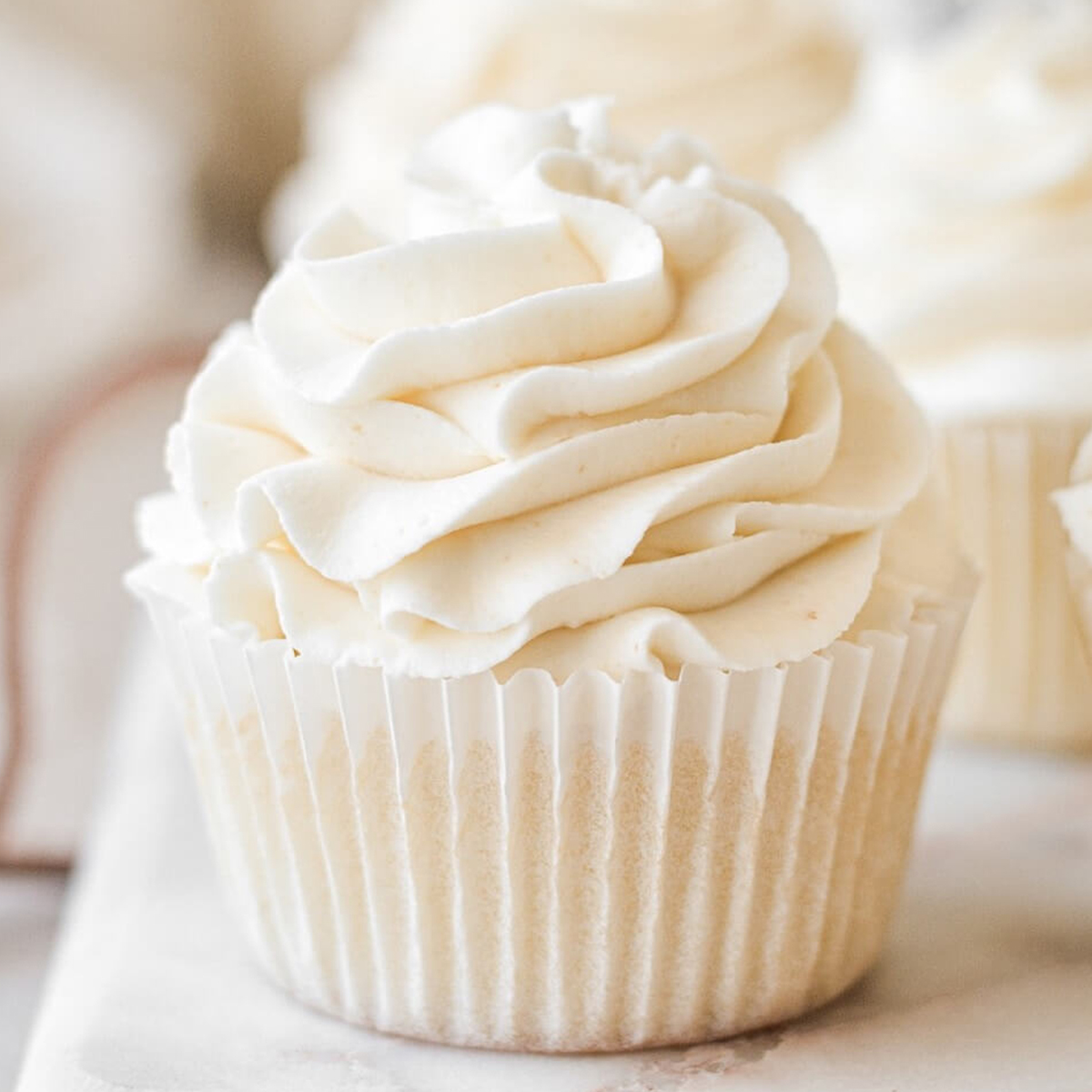 White Cupcakes 2 1